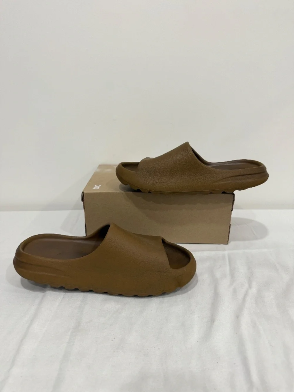 Used W/O Box! Men's Adidas x Yeezy Slides Brown Comfortable Summer Size 13